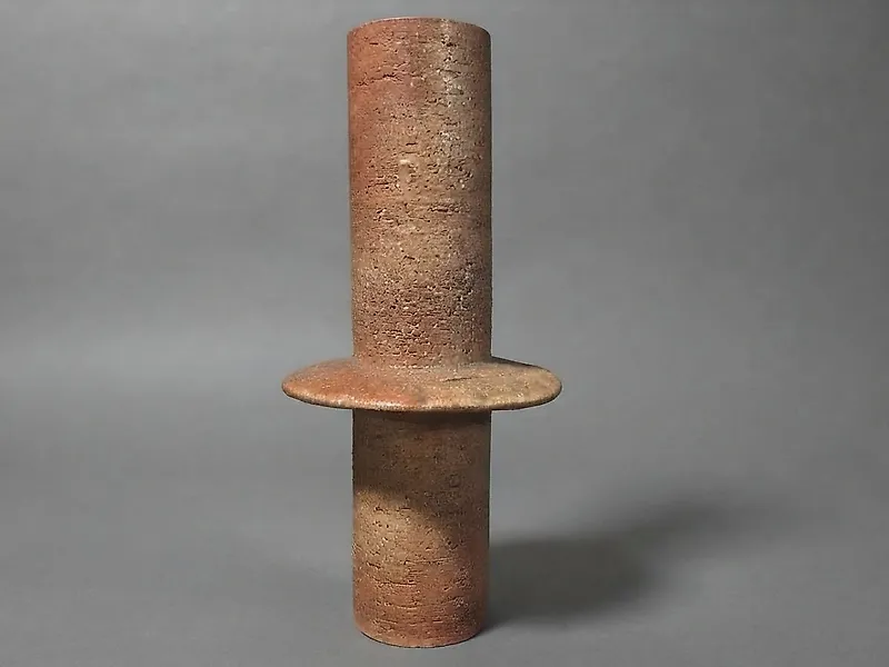 Japanese Bizen Ware (Bizen-yaki) Ceramic Flower Vase (Ikebana Hanaire) with Central Flange - 29cm - Statue Pottery - Japan  (No reserve price)