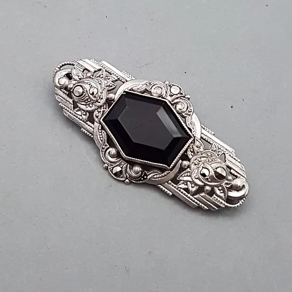 "Laurin" Art Deco - Brooch - + Markasieten.