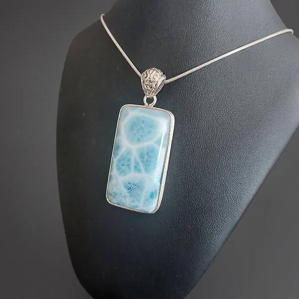 LARIMAR. High quality, flawless. Tortoiseshell patterns. Handcrafted setting in 925 silver. - Height: 5.5 cm - Width: 2.3 cm- 24.1 g