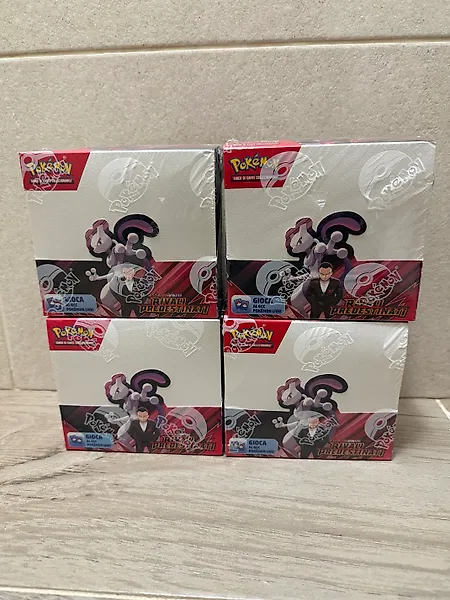Pokémon - 4 Box - Box da 36 Bustine Rivali Predestinati (IT) - Scarlet & Violet