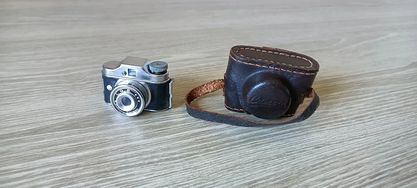 Tougodo I.G.B. con custodia in pelle | Subminiature camera