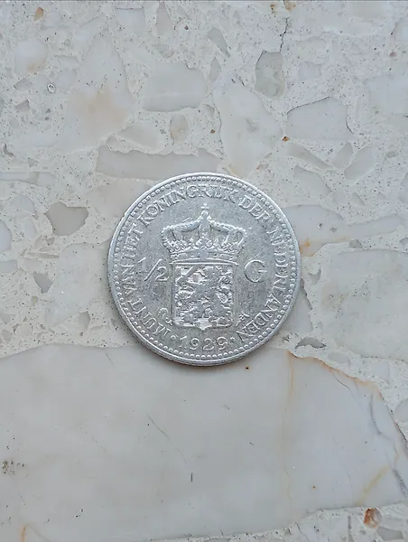 Netherlands. Wilhelmina. 1/2 Gulden 1929B (parels onder de G)  (No reserve price)