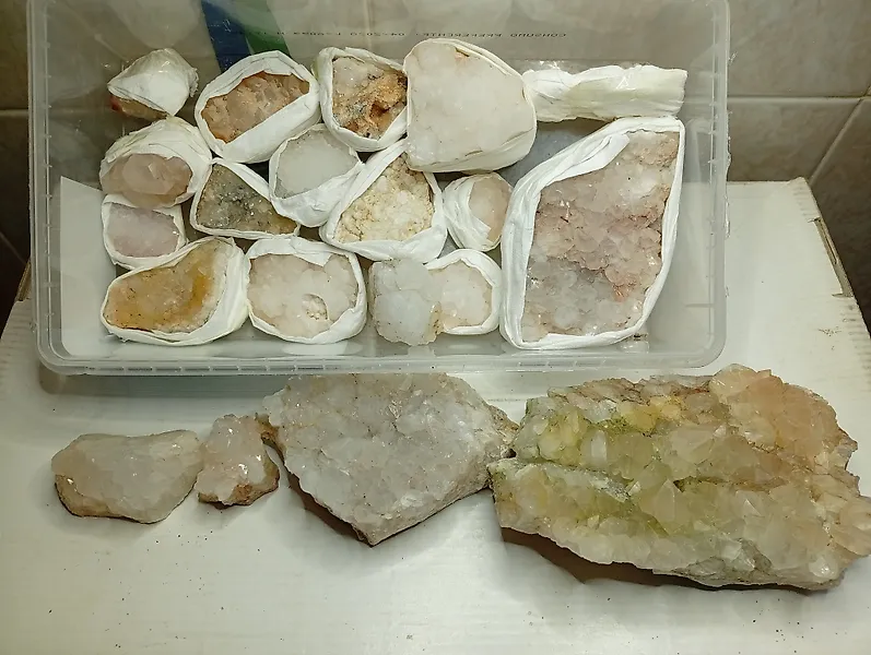 Quartz Mineral Collection- 2.8 kg - (20)