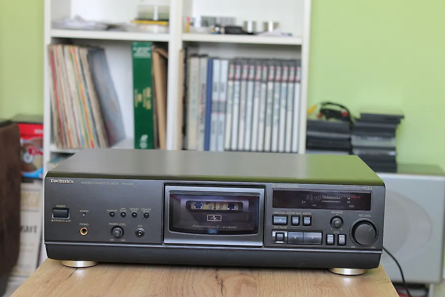 Technics - RS-AZ6 Cassette recorder-player