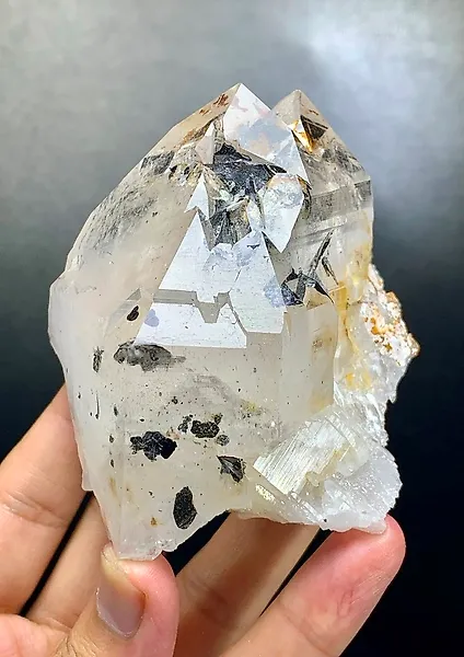 Hematite with Quartz Mineral Collection - Height: 75 mm - Width: 68 mm- 276 g - (1)