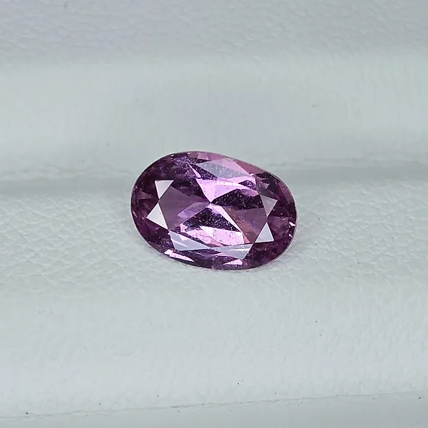 No reserve price Purple Sapphire  - 1.80 ct - International Gemological Institute (IGI) - Unheated-Madagascar
