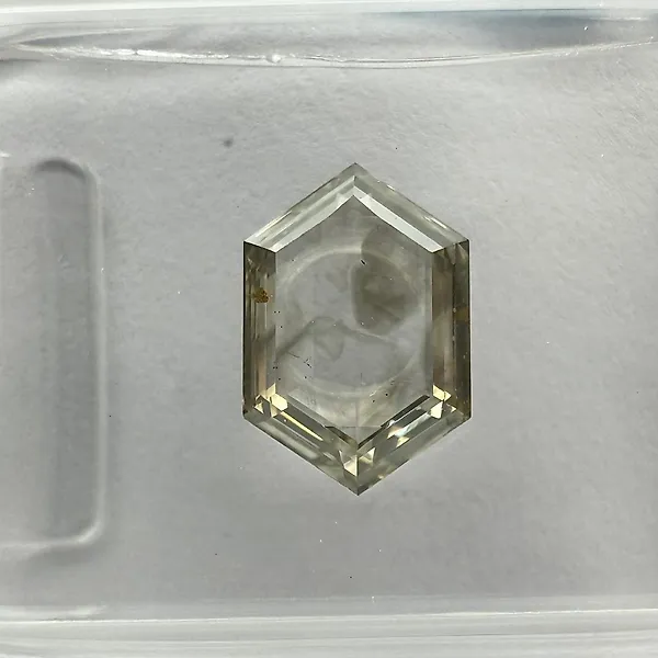 No reserve price - 1 pcs Diamond  (Natural coloured)  - 1.35 ct - Fancy deep Grey, Greenish Yellow - SI1 - International Gemological Institute (IGI) - Hexagonal Shape