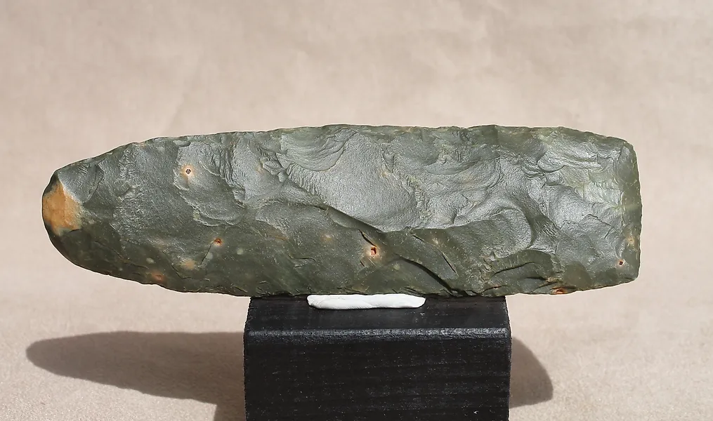 Neolithic jasper Axe - 14.4 cm