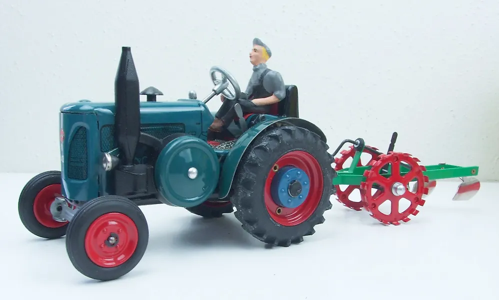 Kovap - Tin wind-up Lanz Bulldog 4016 Tractor and Plough - Wind-up tin toy - 2000-present - Czechia