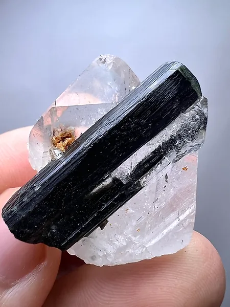 94 CT Full Terminated Black Tourmaline Crystal On Full Terminated Gemmy Quartz Crystal on matrix - Height: 30 mm - Width: 24 mm- 19 g - (1)