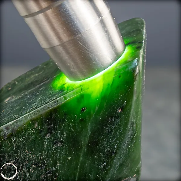 Natural nephrite jade freeform – Timeless elegance in bold green.- 903.72 g