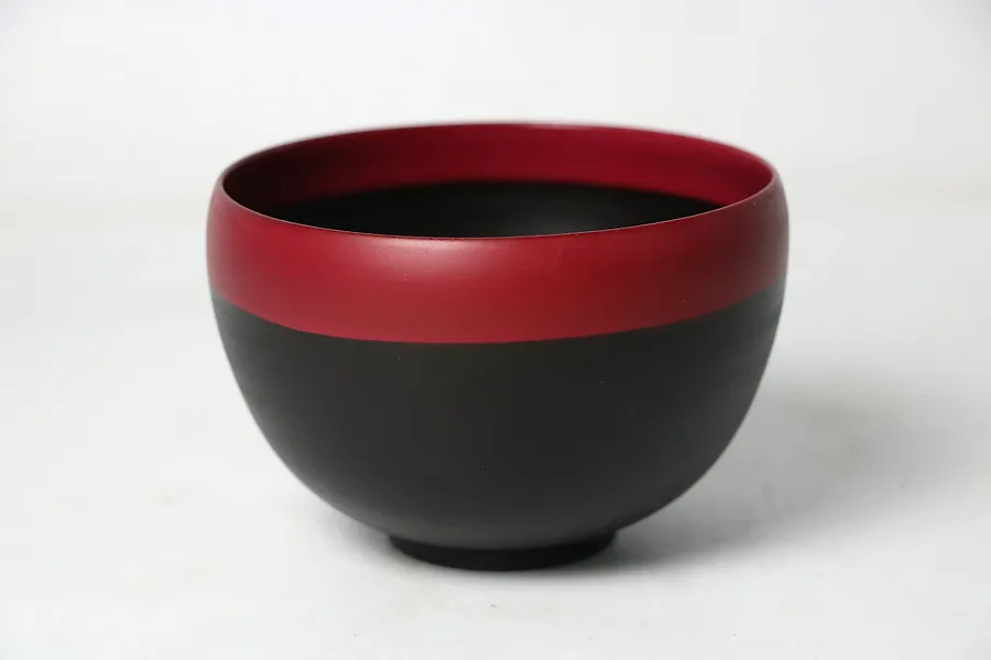 Shojohi — Scarlet & Black Matcha Tea Bowl (Chawan) by Yamada Akira - Ceramic - 山田晶 Yamada Akira（1959- ） - Japan - 1900-2000