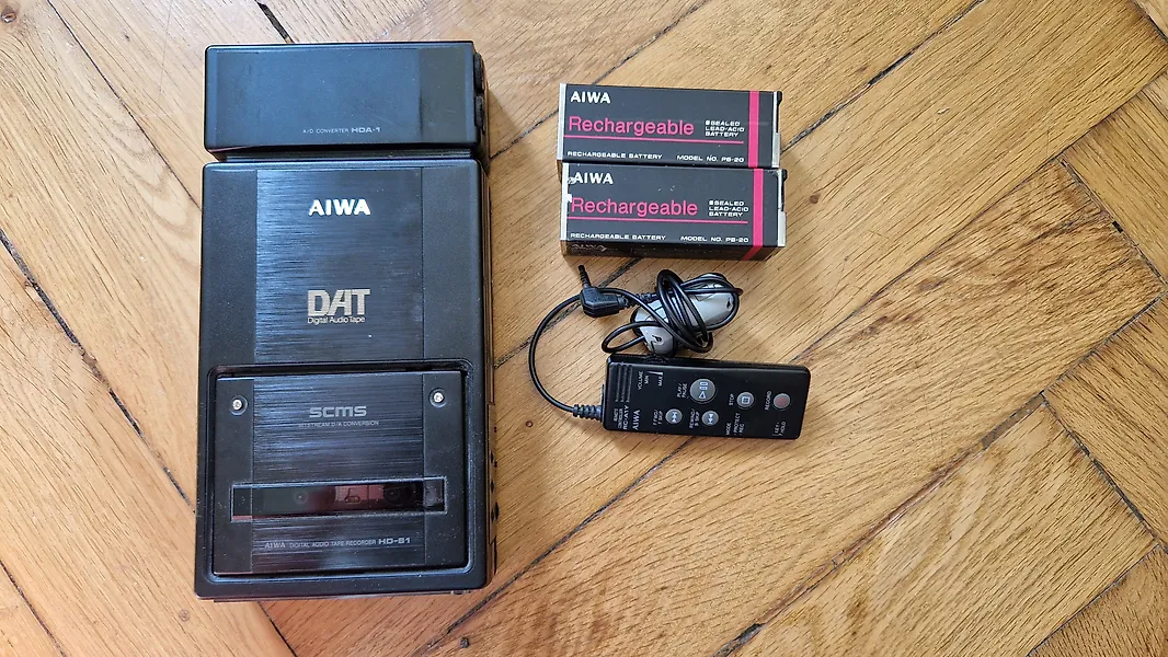 AIWA - HD-S1 DAT recorder with A/D Converter Digital field recorder