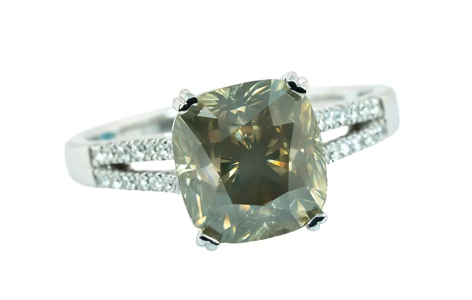 Ring - 14 kt. White gold, Natural Fancy Brownish Yellow -  5.00ct. tw. Yellow Diamond (Natural coloured) - Diamond - 0.17cts - VS