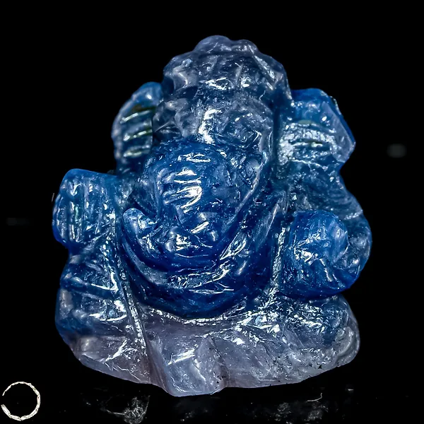 Saphir-Ganesha – Wisdom, Success and fascinating depth in blue - 13.7 ct- 2.74 g