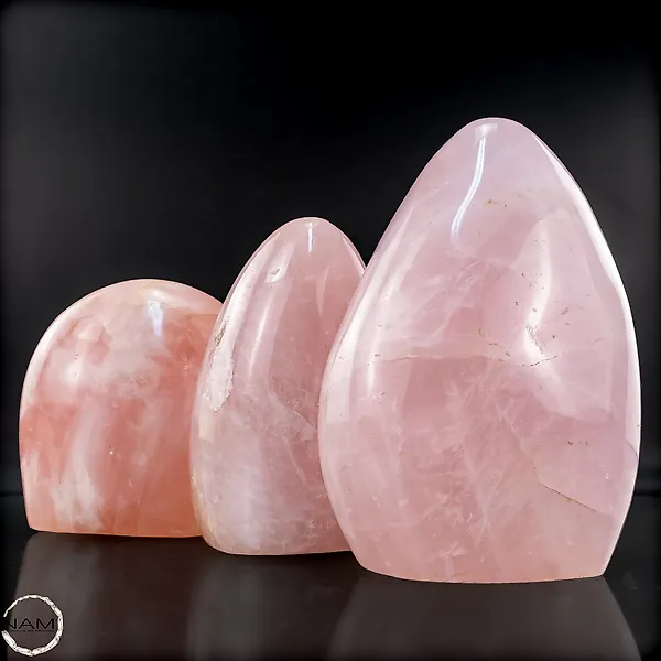Rose Quartz Set – three hand-polished free-form shapes made from natural rose quartz. –- 2329.19 g - (3)