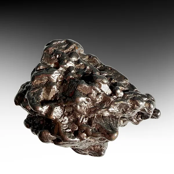 Campo del Cielo Meteorite – Exceptional Specimen Iron meteorite - Height: 50 mm - Width: 35 mm - 113 g - (1)