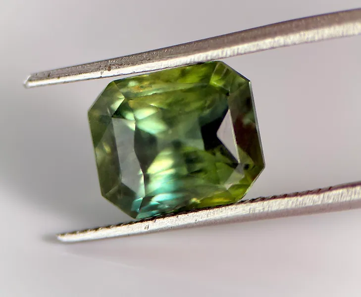 Blue, Green, Yellow Sapphire  - 4.51 ct - Gem research Swiss Lab (GRS) - No Heat, Fancy Sapphire