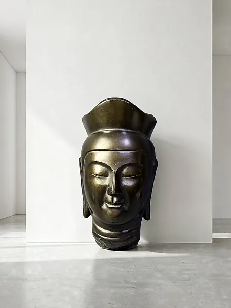Cast Iron Crowned Maitreya Buddha Mask - Sculpture - Cast iron - Japan  (No reserve price)