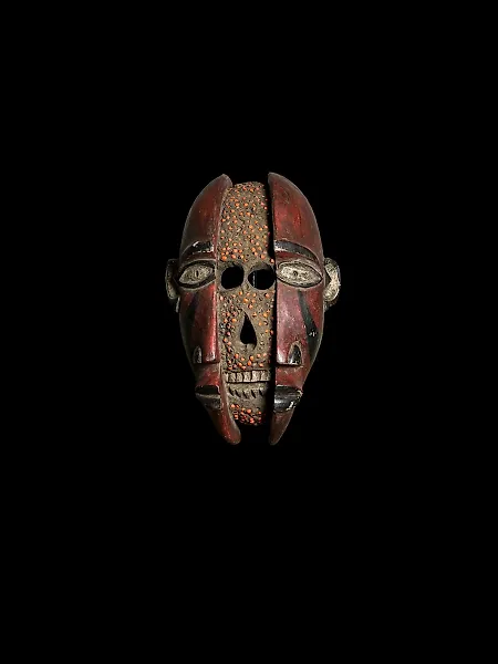 Mask - Yombe - DR Congo  (No reserve price)