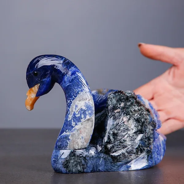 Sodalite Swan Sculpture from Brazil - Perfect Details - Natural Deep Blu Color - Height: 196 mm - Width: 128 mm- 1474 g - (1)