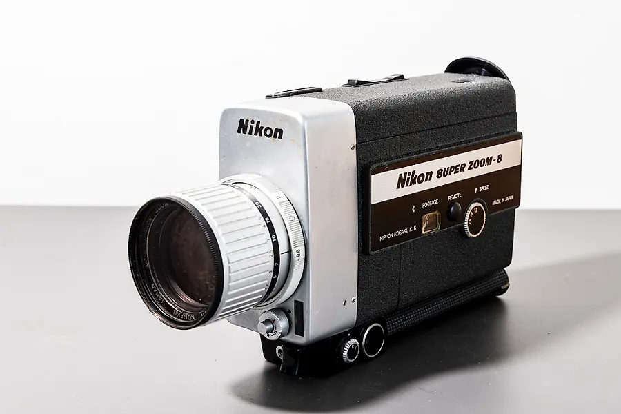 Nikon Super Zoom-8 – Super 8 filmcamera – Cine-Nikkor 8.8–45mm f/1.8 – Werkend – 1966 Movie camera