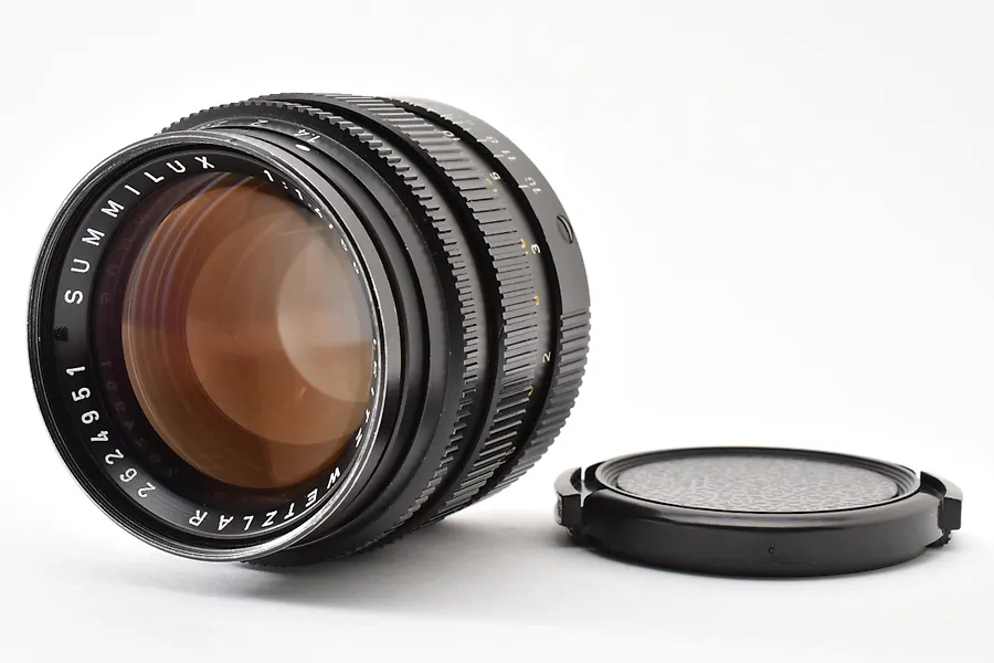 Leica Summilux-M 50mm f/1.4 (Version 2, 11853) - Black Anodized Camera lens