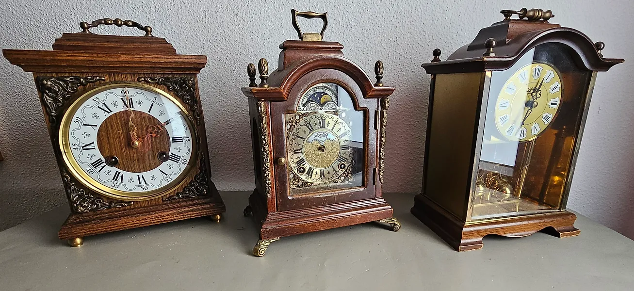Desk clock  (3) -   Wood - 1950-1960 - Clocks/parts