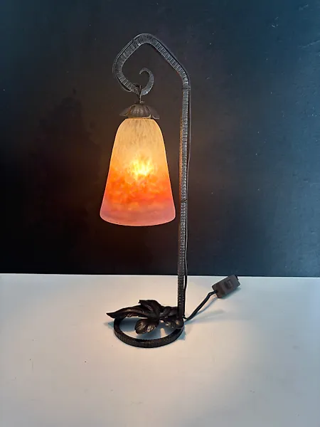 Muller frères Luneville Lorraine France - Table lamp - Muller Frères Lunéville – Art Deco lamp circa 1920 – signed marbled glass & wrought iron / Signed - Iron, Glass