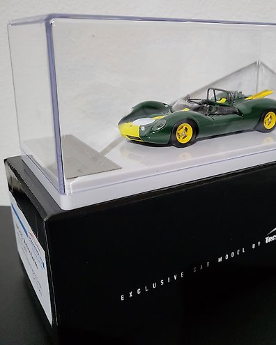 BBR 1:18 - Model car - Ferrari LaFerrari Aperta Rosso Corsa