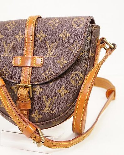 Louis vuitton best sale chantilly crossbody bag