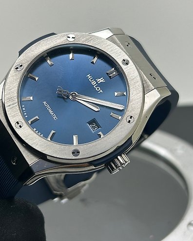 Hublot classic fusion top blue titanium 42mm