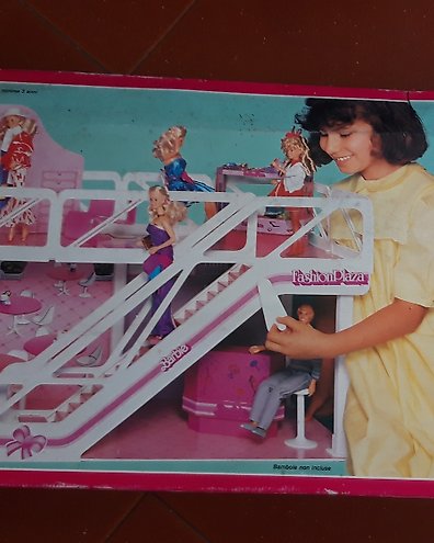Barbie fashion plaza deals