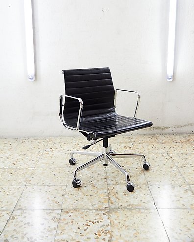Eames ea118 deals