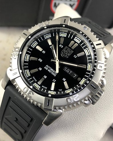 Bomberg hotsell maven automatic