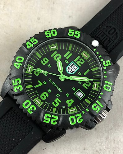 Luminox pink hot sale