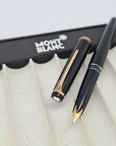 Montblanc 221 14k solid gold nib M 1980 s Fountain pen