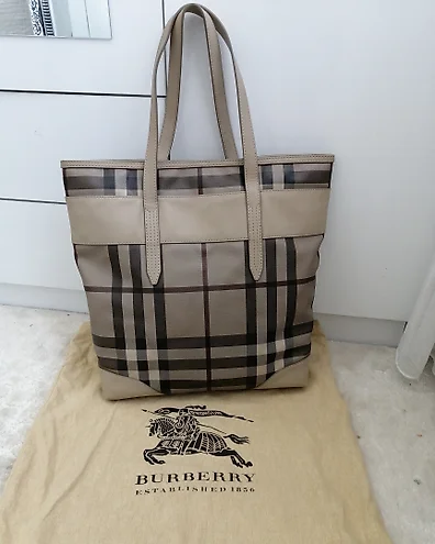Burberry Nova check shoulder bag Shoulder bag auction online Catawiki
