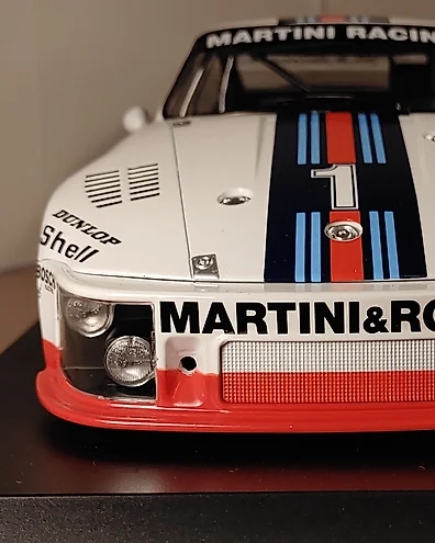 Exoto 1:18 - Model race car - Porsche 935 Turbo 1976 Works prototype in  Authentic Porsche White - Award winning model. Limited Edition. Individual  number. Mint condition, never exposed - auction online Catawiki