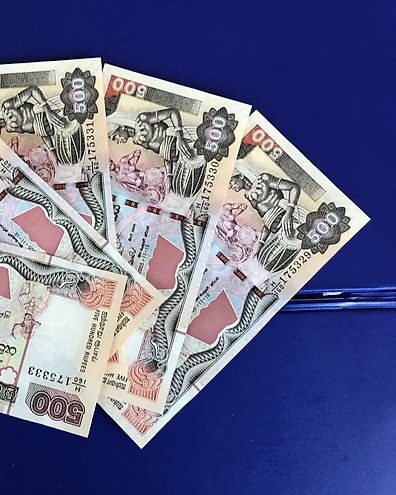 165 dollars shop in rupees