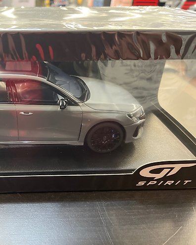 Exoto 1:18 - Model car - Exoto Sauber-Mercedes C9 Spare Exoto 1:18 - Model car - Exoto Sauber-Mercedes C9 Spare