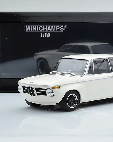 Minichamps bmw 2002 sales