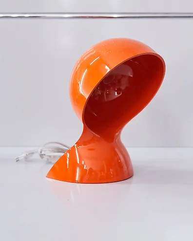 Artemide Vico Magistretti Table lamp Dalu Orange Plastic auction online Catawiki