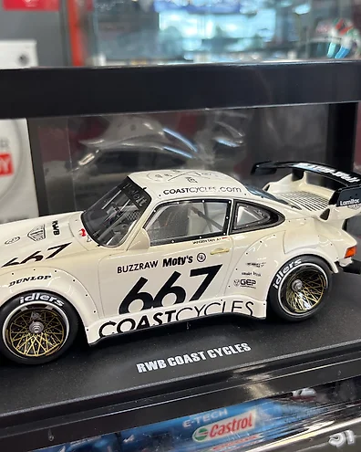 GT Spirit 1:18 - Model race car - Porsche 911 RWB coast cycles - 667 -  auction online Catawiki