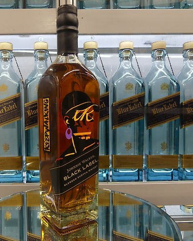 Johnnie Walker 12 years old Black Label - Squid Game limited Johnnie Walker 12 years old Black Label - Squid Game limited