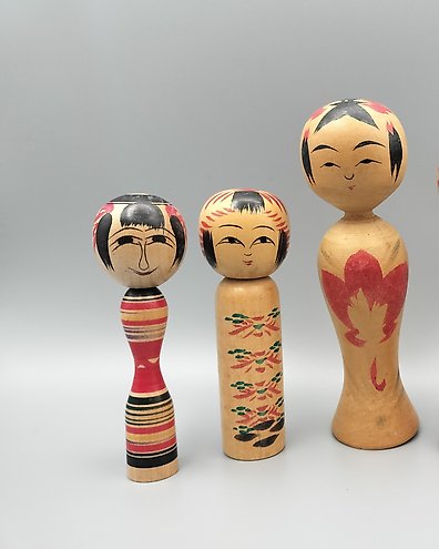 Two Vintage Kokeshi, signed by Takamizawa Kazuwo & Keiji - Wood - Japan -  Shōwa period (1926-1989) - auction online Catawiki