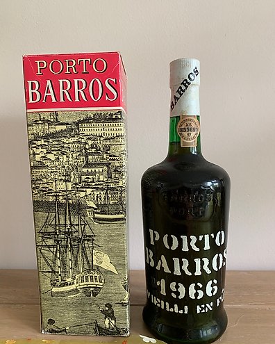 洋書 Port Wine Quinras of the Douro Port wine quintas of the Douro Valley - Taylor's Port