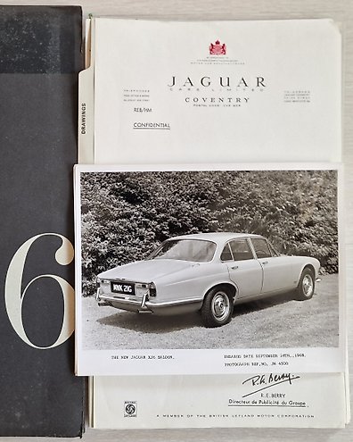 Dominique Pascal著　ALPINE NEKO HISTORIC CAR BOOKS 9 ALPINE RENAULT By Dominique Pascal