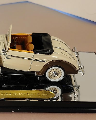 メルクリン　MARKLIN Ford Taunus 15M VINTAGE MÄRKLIN no. 8018 FORD TAUNUS 15M MÄRKLIN DIECAST