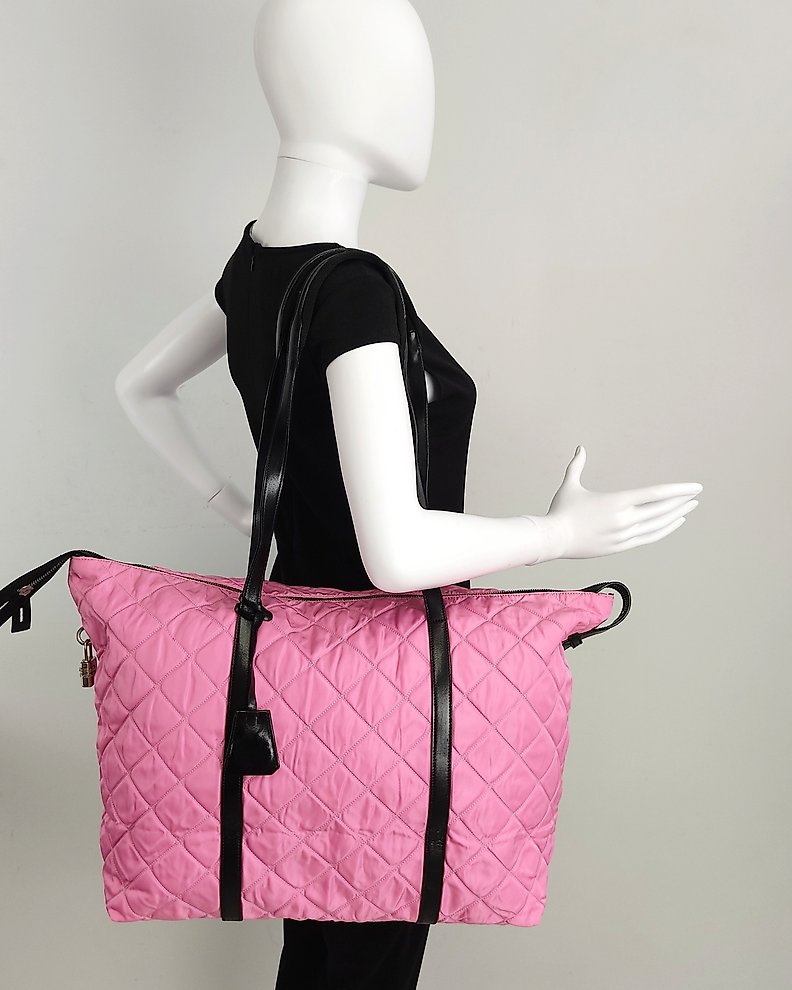 Louis Vuitton - Pochette necessaire Handbag - Catawiki